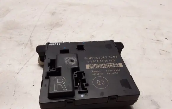 Mercedes-Benz E W211 Door control unit/module 211870412601