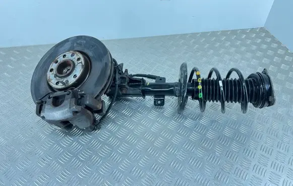 Peugeot 3008 II Front wheel hub spindle knuckle
