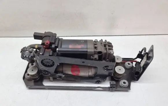 BMW 5 F10 F11 Air suspension compressor/pump 6794465 37206794465