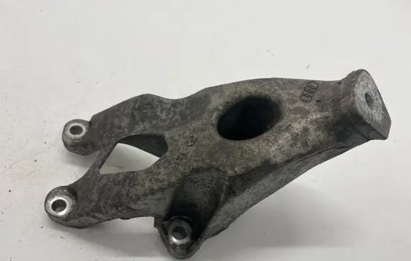 Audi A4 S4 B8 8K Engine mounting bracket 8K0199307BP