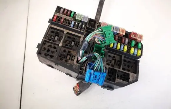 Ford Mondeo Mk III Fuse box set 1s7t14a142aa 1s7t-14a142-aa
