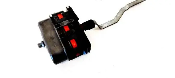 Mercedes-Benz E W210 Central locking vacuum pump 