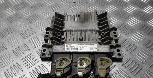 Ford Fiesta Engine control unit/module 8V2112A650EC