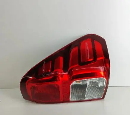 Toyota Hilux (AN120, AN130) Rear/tail lights 815500K261