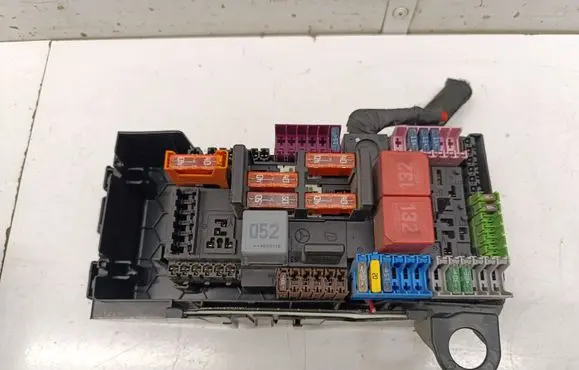 Mercedes-Benz E W213 Fuse module