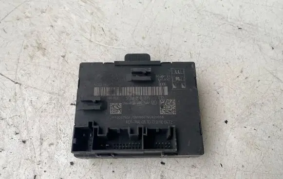 Audi A3 S3 8V Door control unit/module 5Q0959395