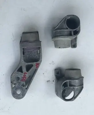 Jeep Cherokee Muffler mount bracket/holder 