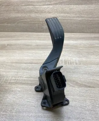 Ford Focus Accelerator throttle pedal 98AB9F836AE