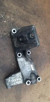 Iveco Daily 6th gen Engine mounting bracket 504385663