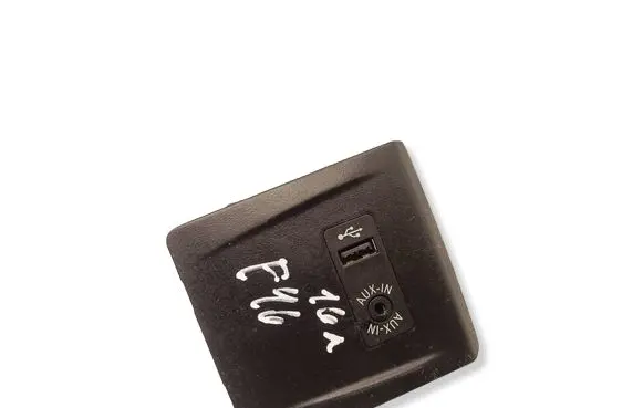 BMW 2 F46 AUX in-socket connector 1303038 9284253