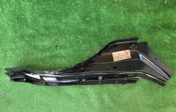 Jaguar XE Fender mounting bracket T2H1892