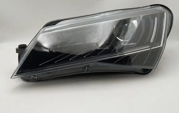 Skoda Superb B8 (3V) Headlight/headlamp 3V1941017B 1ZS01193945