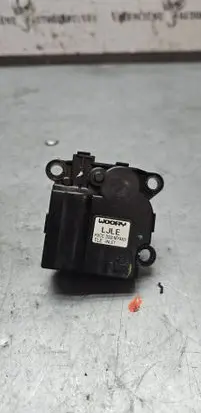 Hyundai Tucson TL Air flap motor/actuator D332NFFAA01