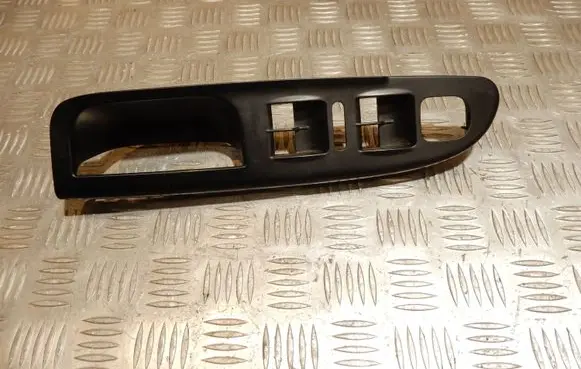 Volkswagen PASSAT B6 Front door window switch trim 3C1867171B 47137