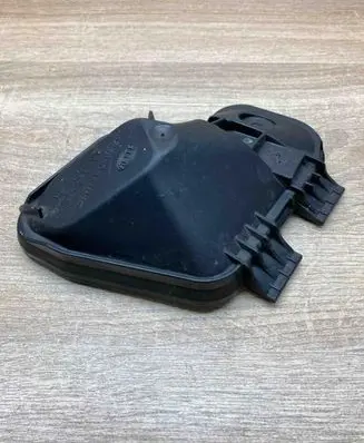 Audi A6 S6 C4 4A Headlight/headlamp dust cover 14137500