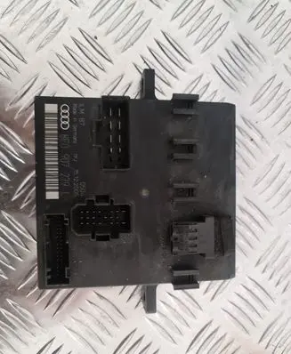 Audi A4 S4 B7 8E 8H Comfort/convenience module 8E0907279L
