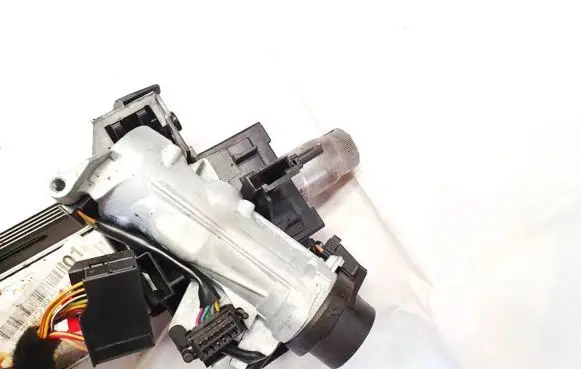 Volkswagen Jetta V Ignition lock contact 1k0905865