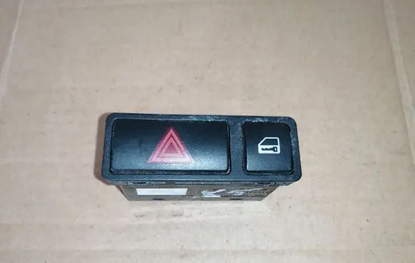 BMW 3 E46 Hazard light switch 8368920