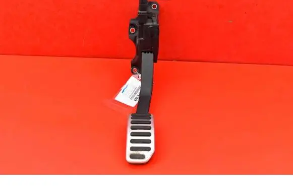 Volvo V60 Accelerator throttle pedal 31329373