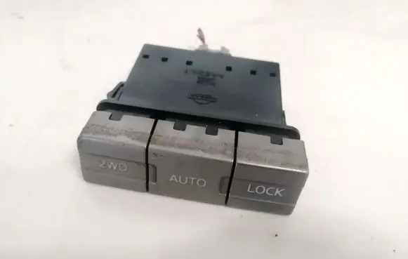 Nissan X-Trail T30 Central locking switch button 
