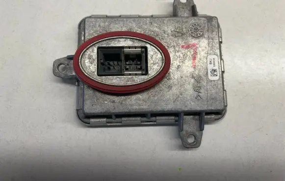 Volvo C70 Headlight ballast module Xenon 130732926901 1307329269