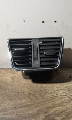 Rear air vent grill