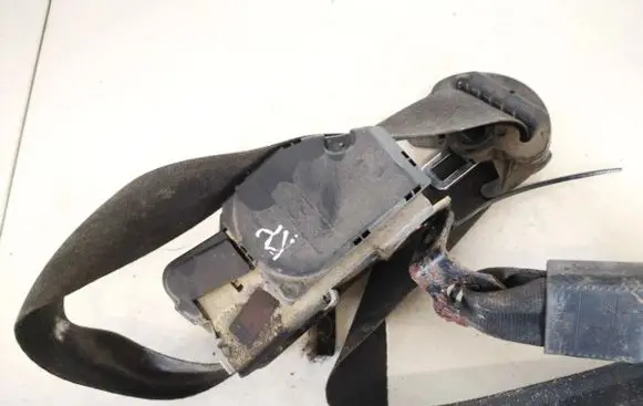 Volkswagen Golf III Front seatbelt 1h4857705b