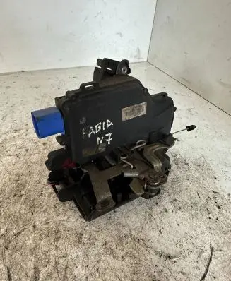 Volkswagen Polo Front door lock 3b4839015ag