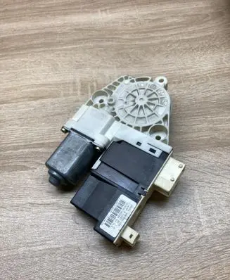 Citroen C4 I Front door window regulator motor 503620100204 5556200900