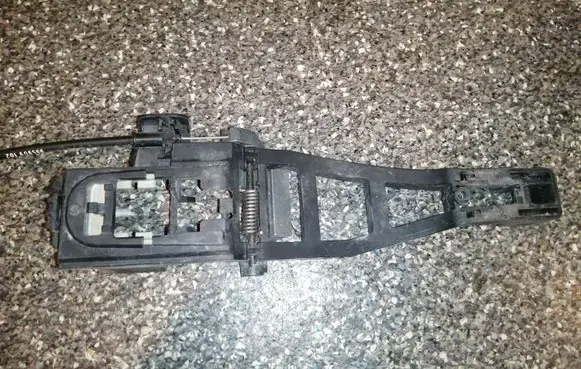 Ford Focus C-MAX Front door exterior handle/bracket 3M51R6B22AD