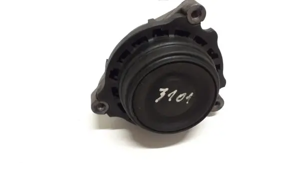 BMW 3 F30 F35 F31 Engine mount bracket 6787657