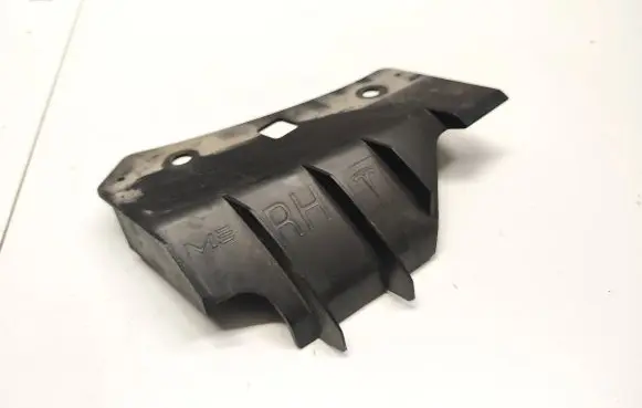 Front bumper mounting bracket