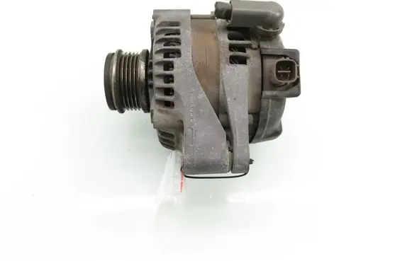 Toyota Avensis T220 Generator/alternator 1042103051 2706027040