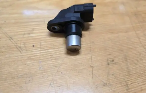 Volvo V70 Camshaft position sensor 8631533 0232103033 62100078