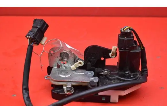 Hyundai Getz Front door lock 