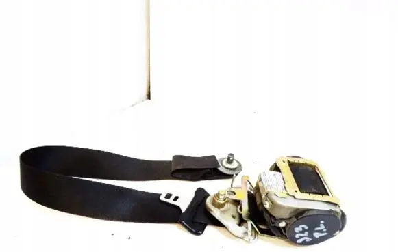 Mazda 323 F Front seatbelt