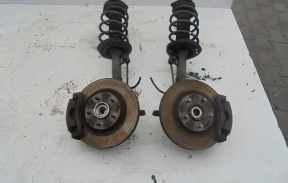 Nissan Qashqai Front wheel hub spindle knuckle MCPERSON