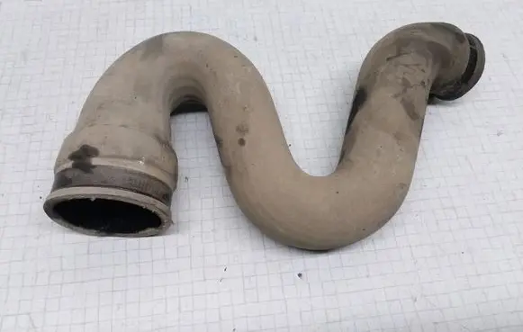 Volkswagen PASSAT B5 Engine coolant pipe/hose