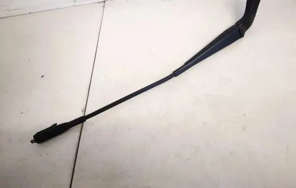 Mercedes-Benz A W169 Front wiper blade arm a1698200240