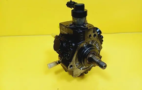 Ford Focus C-MAX Fuel injection high pressure pump 9683703780A 0445010102 098400607