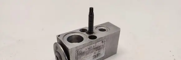Mercedes-Benz Vito Viano W447 Air conditioning (A/C) expansion valve A4478350400