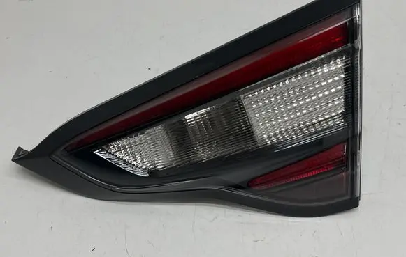 Tailgate rear/tail lights