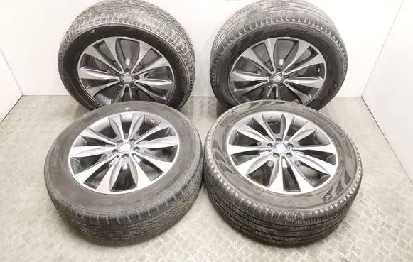 Mercedes-Benz GL X166 R20 alloy rim A1664012802