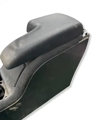 Toyota Auris E180 Armrest 