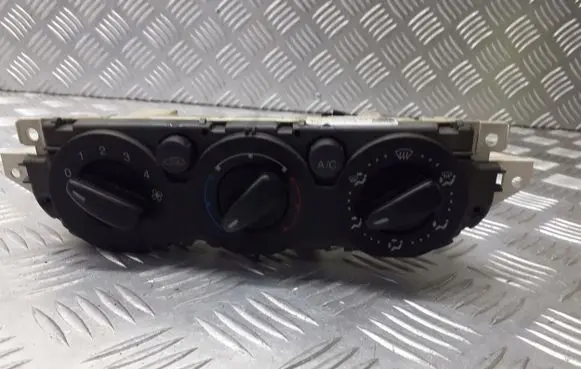 Ford Focus C-MAX Interior fan control switch 3M5T-19980-AC