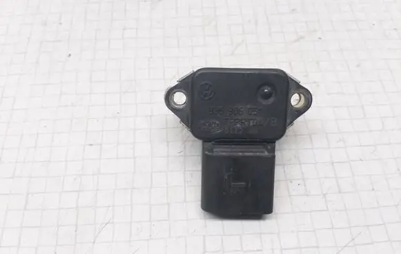 Skoda Octavia Mk1 (1U) Air pressure sensor 036906051