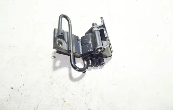 Audi A4 S4 B6 8E 8H Front door lower hinge 8E0831411
