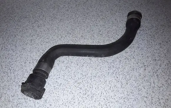 BMW 5 E60 E61 Engine coolant pipe/hose 17127519255