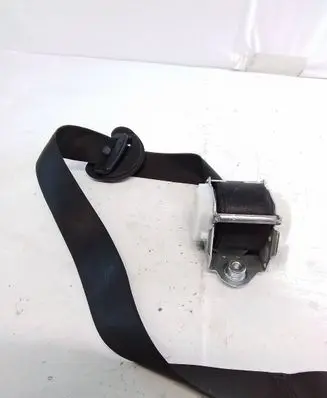 BMW 1 E82 E88 Front seatbelt 34003268D 04003268D 1406100846