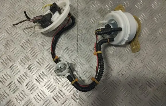 BMW 5 F10 F11 Fuel injection high pressure pump 705656020